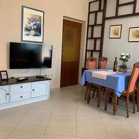 Prendivoj בית הארחה 4*